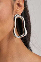 WAVEY BABY DANGLE EARRING IN SILVER