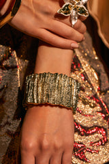 STONE COLD BANGLE IN GOLD