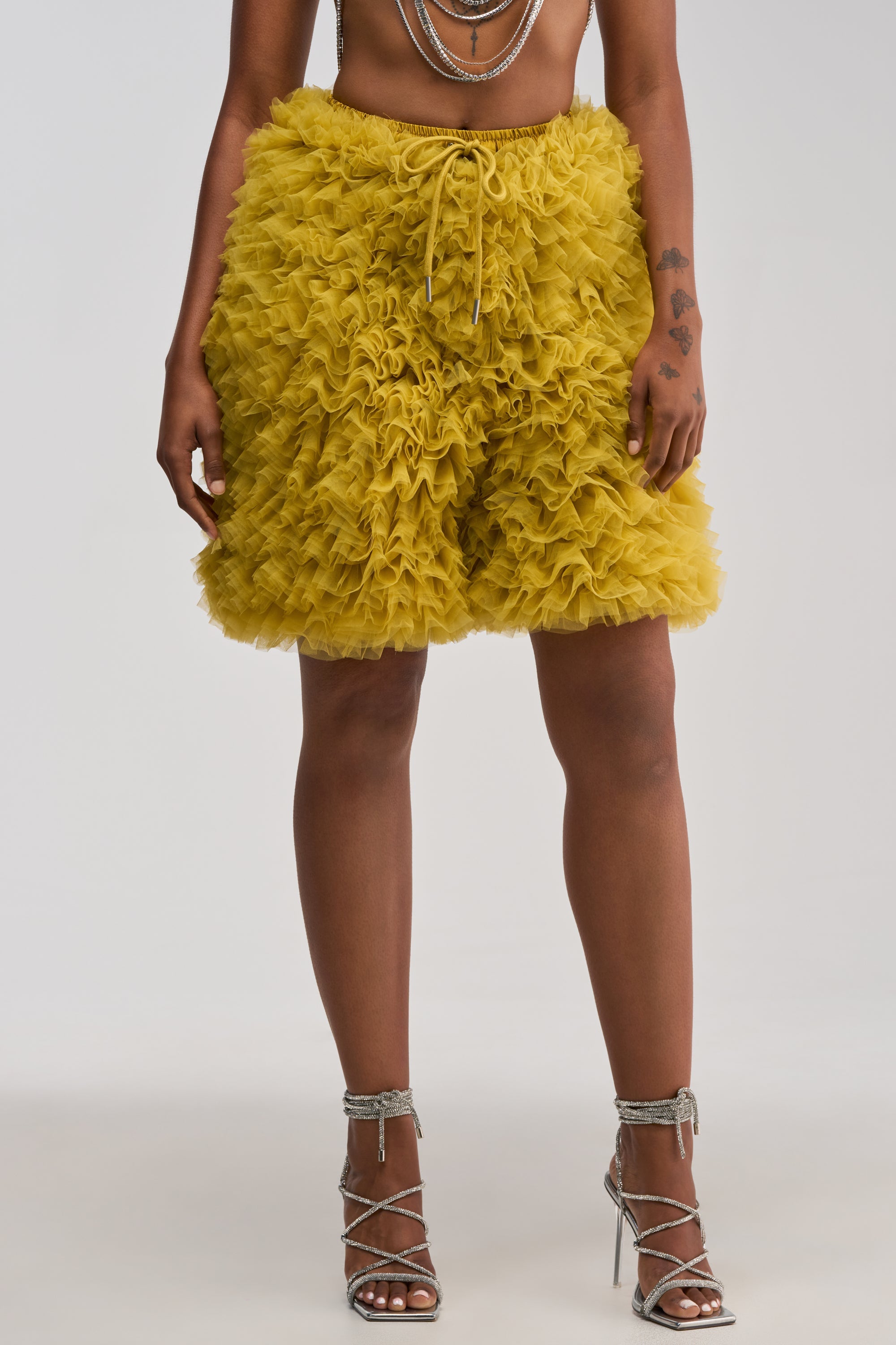 SOMETHING CRAZY RUFFLE SHORT