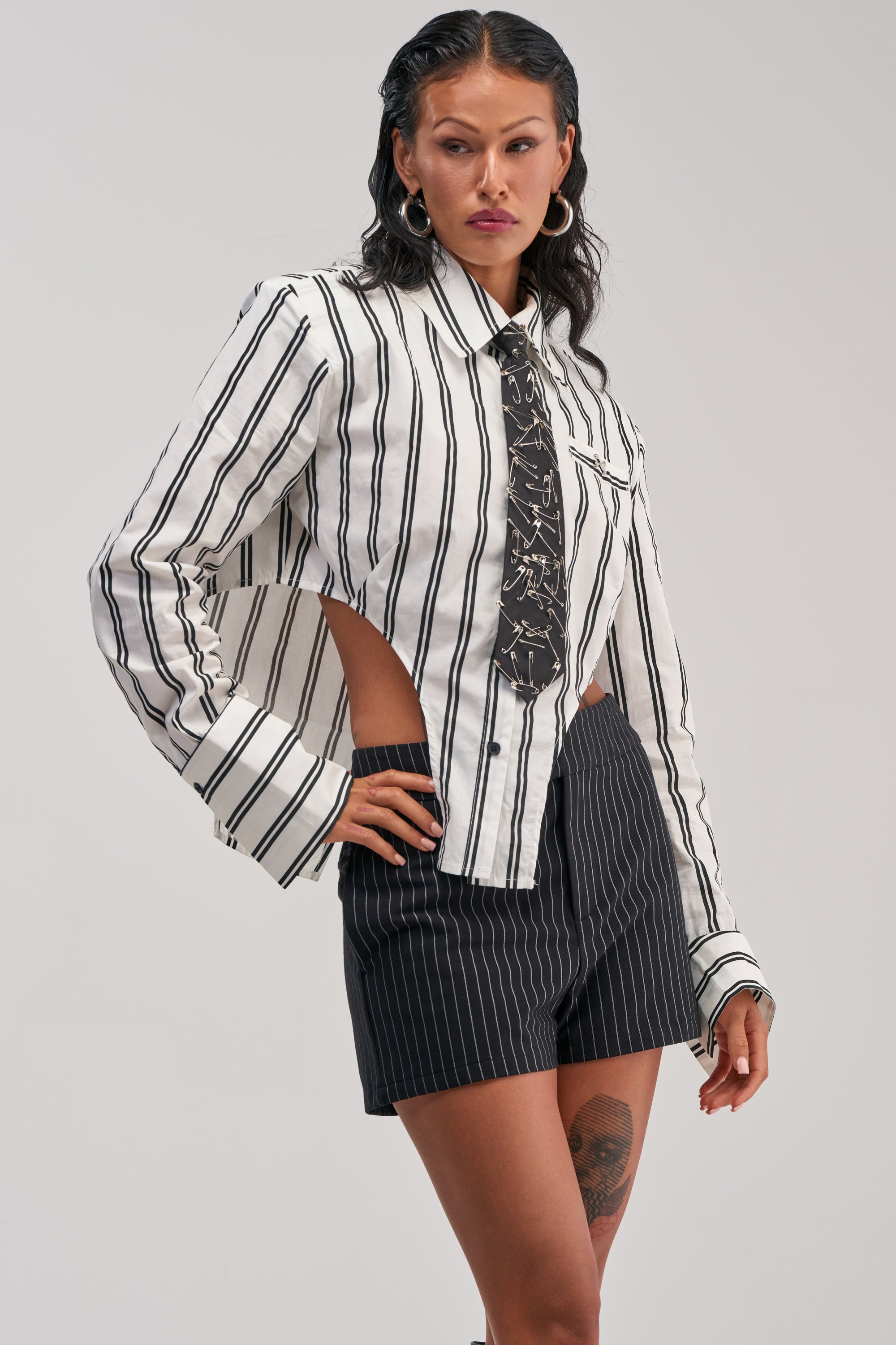 ON TOP POPLIN BUTTON DOWN