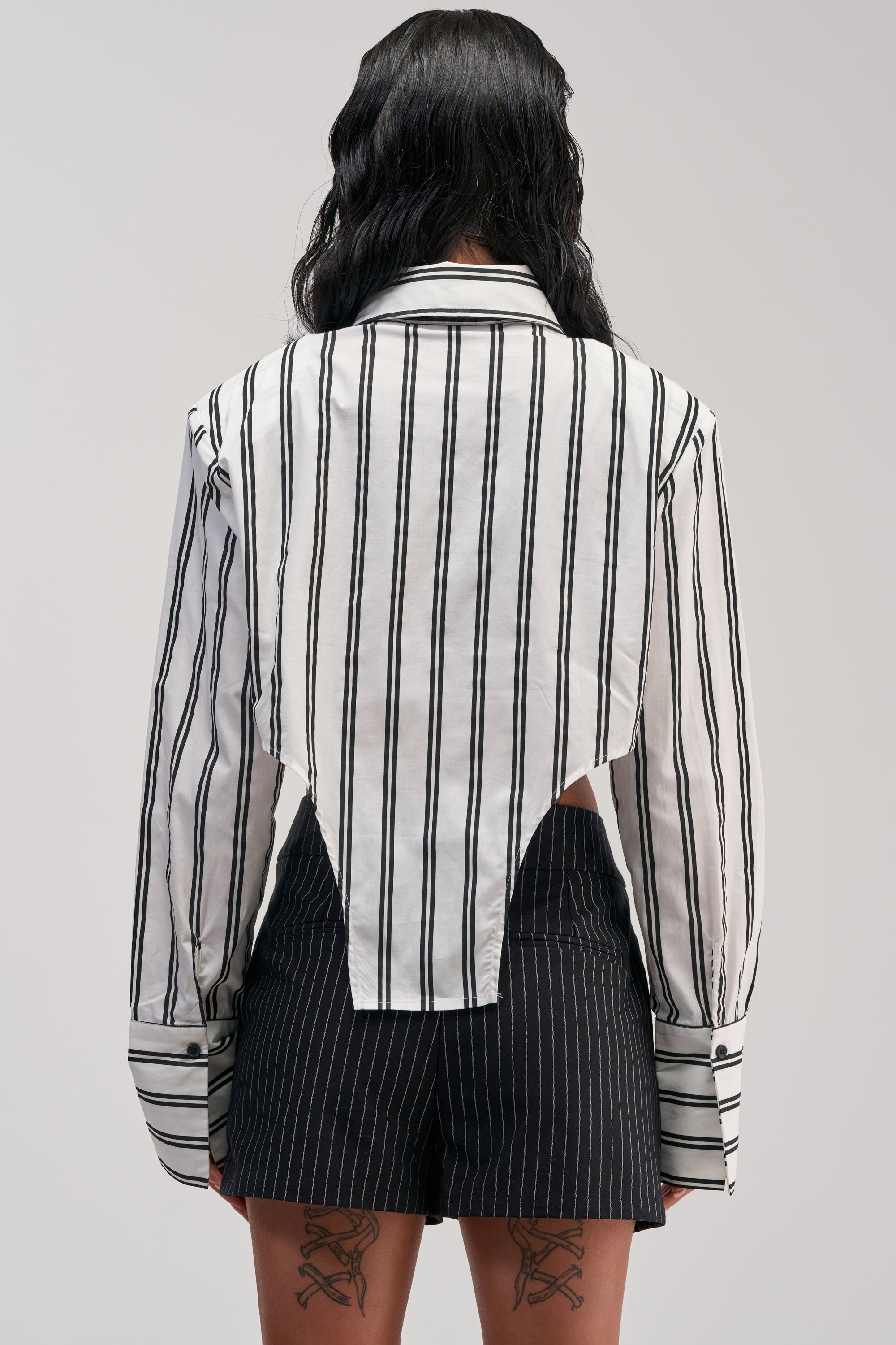 ON TOP POPLIN BUTTON DOWN