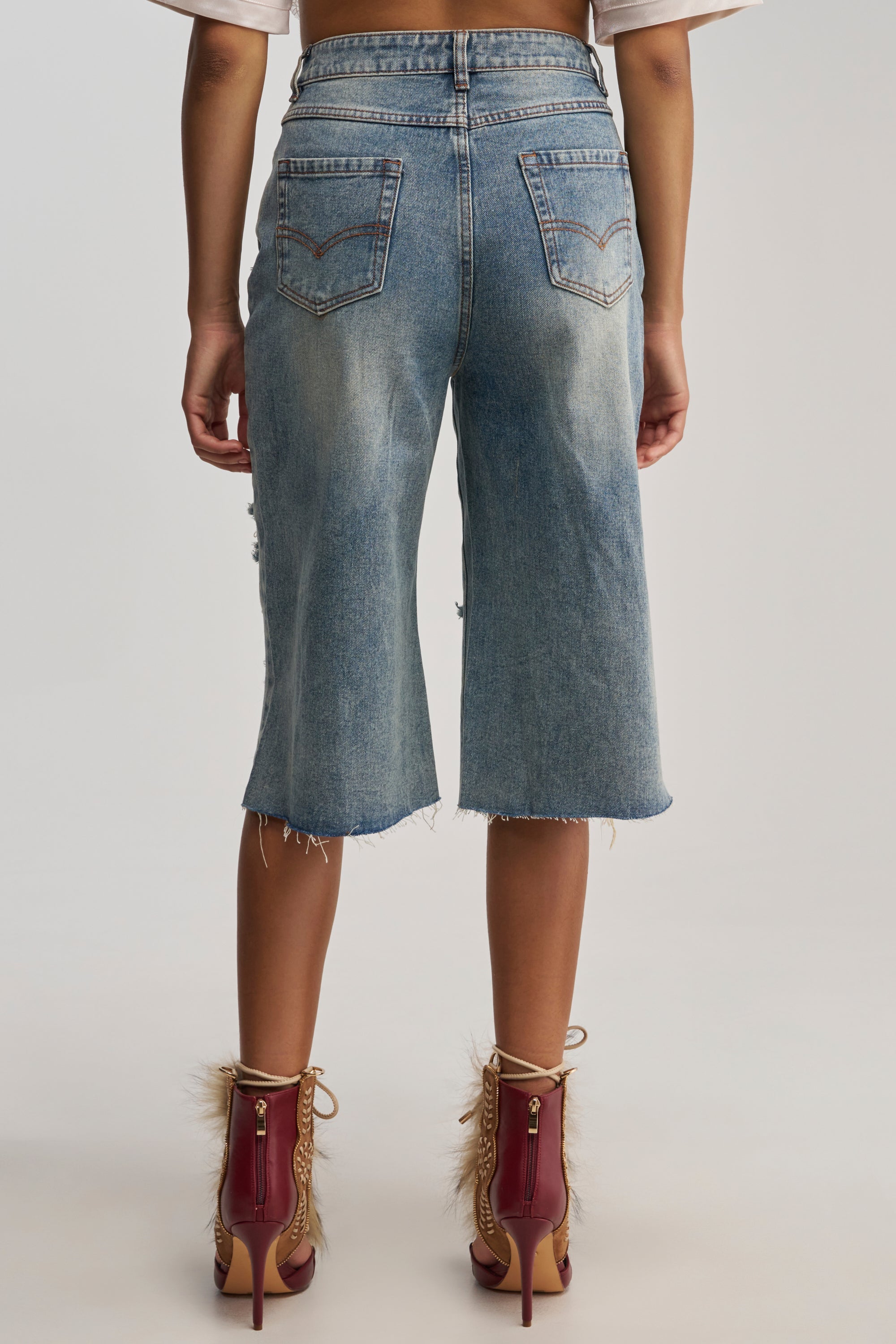 FEELING DISTRESSED BERMUDA SHORT