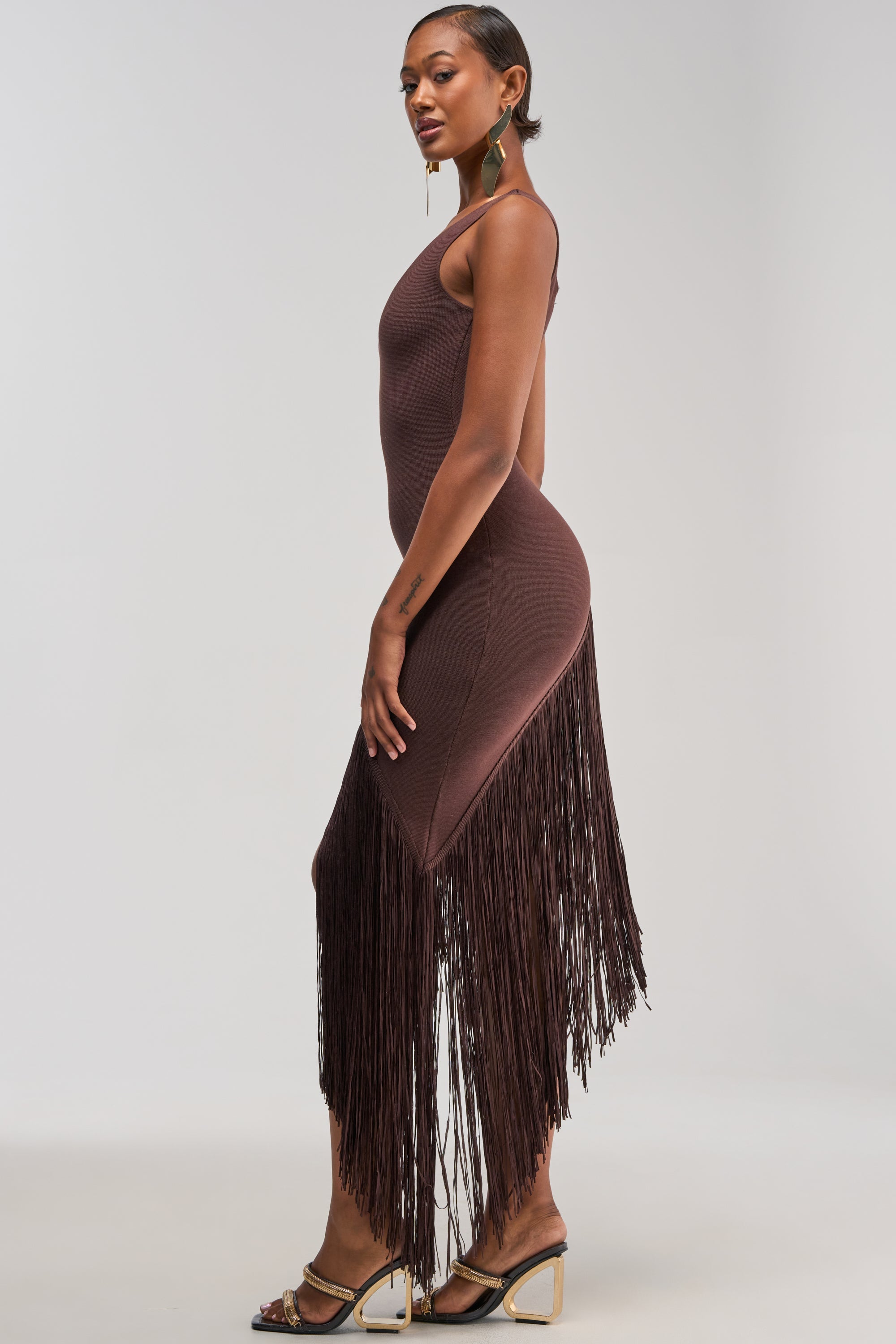 SHAKE IT FRINGE MIDI DRESS IN BROWN