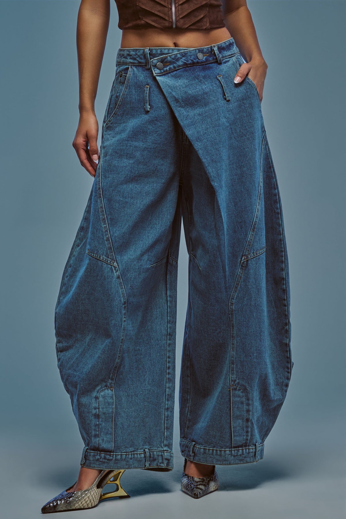 IZZY RELAXED DENIM IN LIGHT BLUE WASH