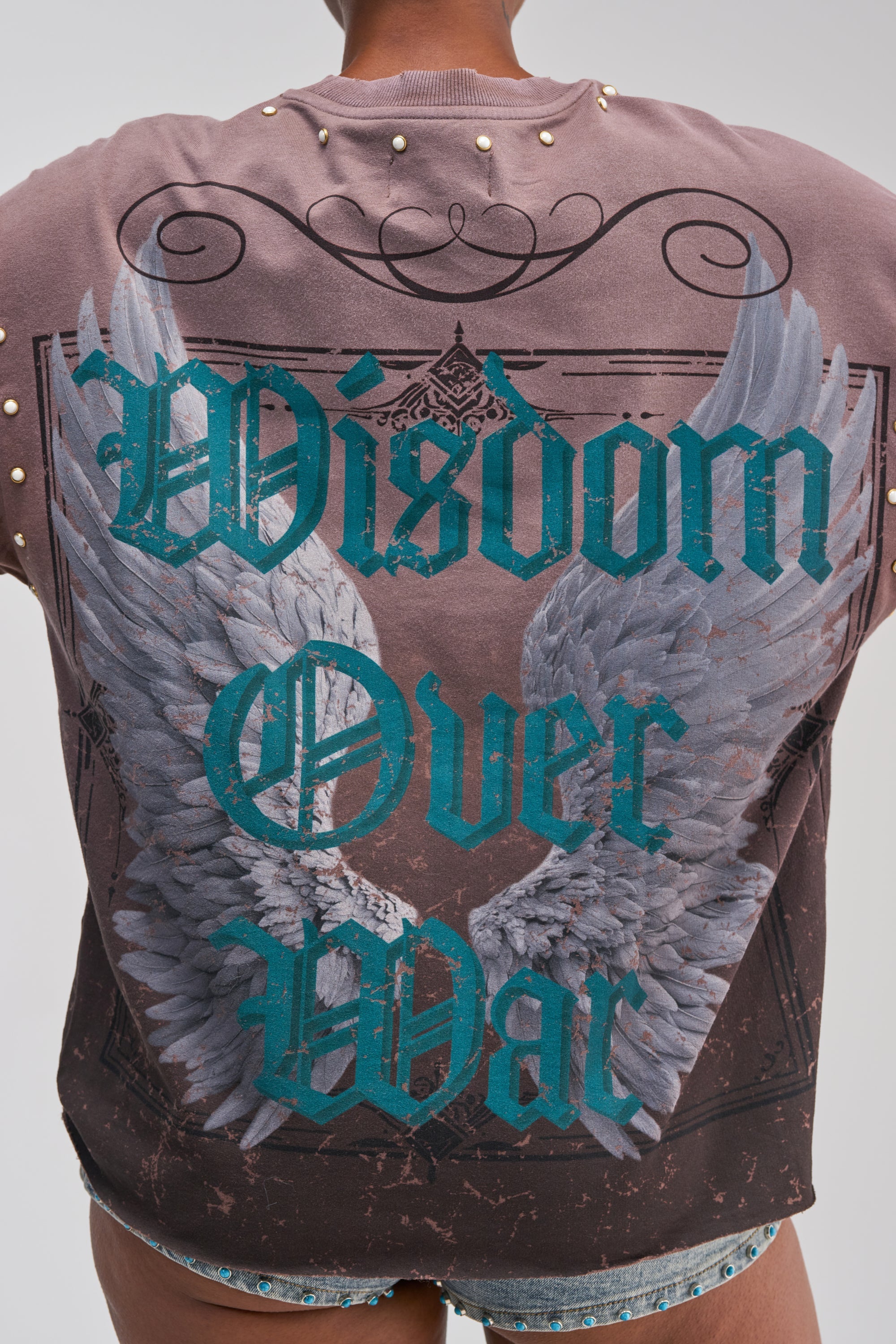 FIRST ROW WISDOM GRAPHIC TEE