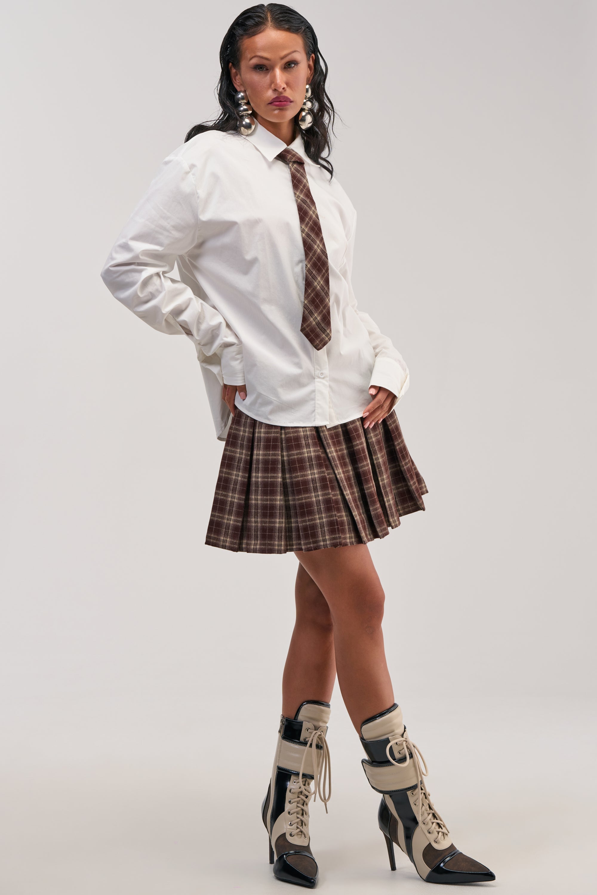 SCHOOL GIRL VIBES BUTTON DOWN