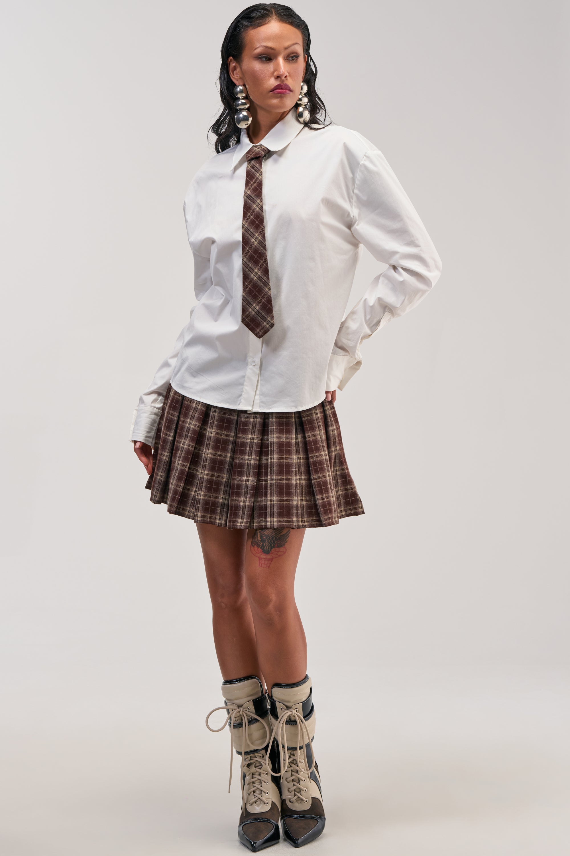SCHOOL GIRL VIBES BUTTON DOWN