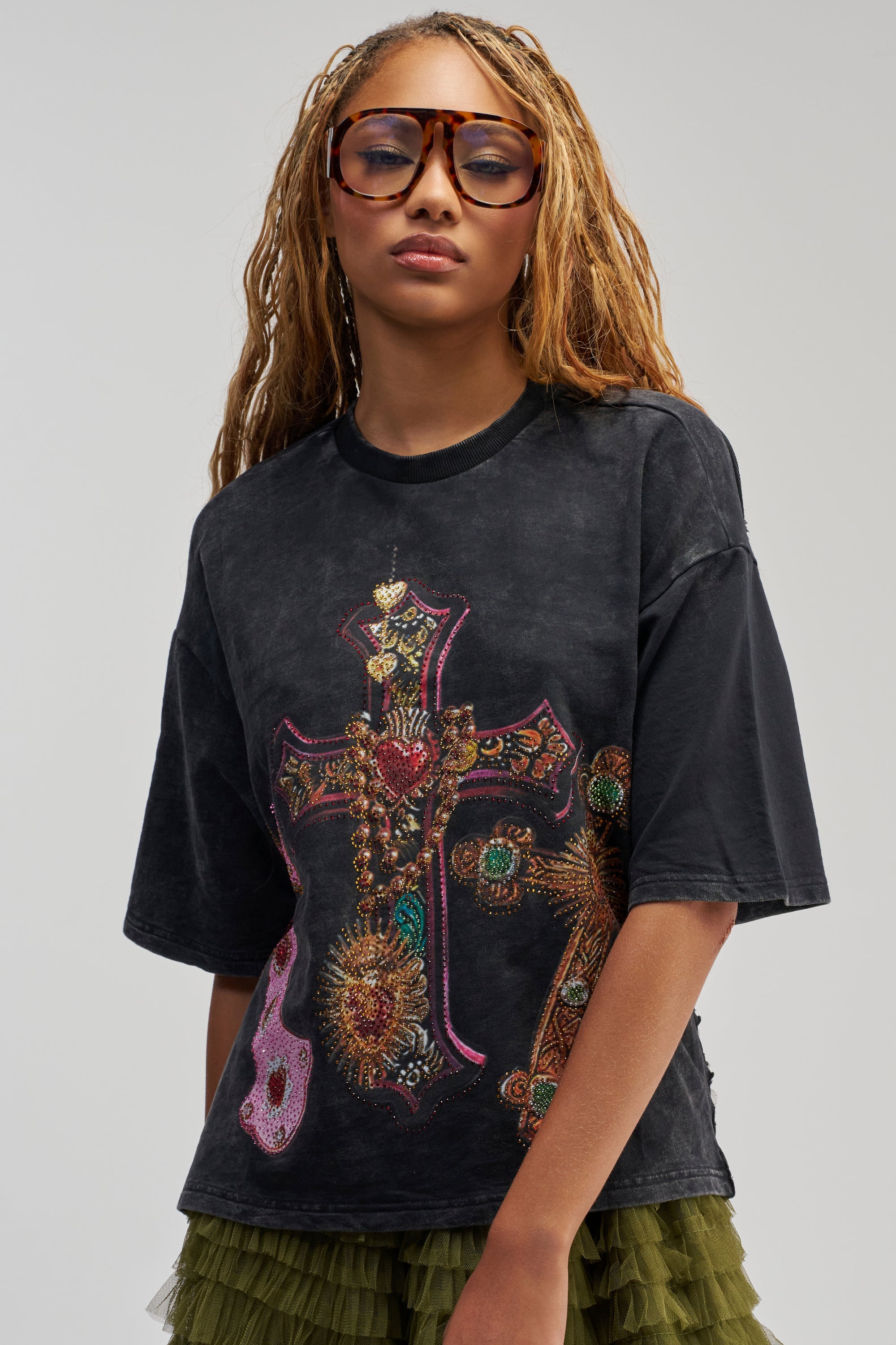 CROSS MY HEART RHINESTONE DISTRESSED TEE