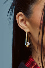 HOLD MY PEARLS DANGLE EARRING IN GOLD