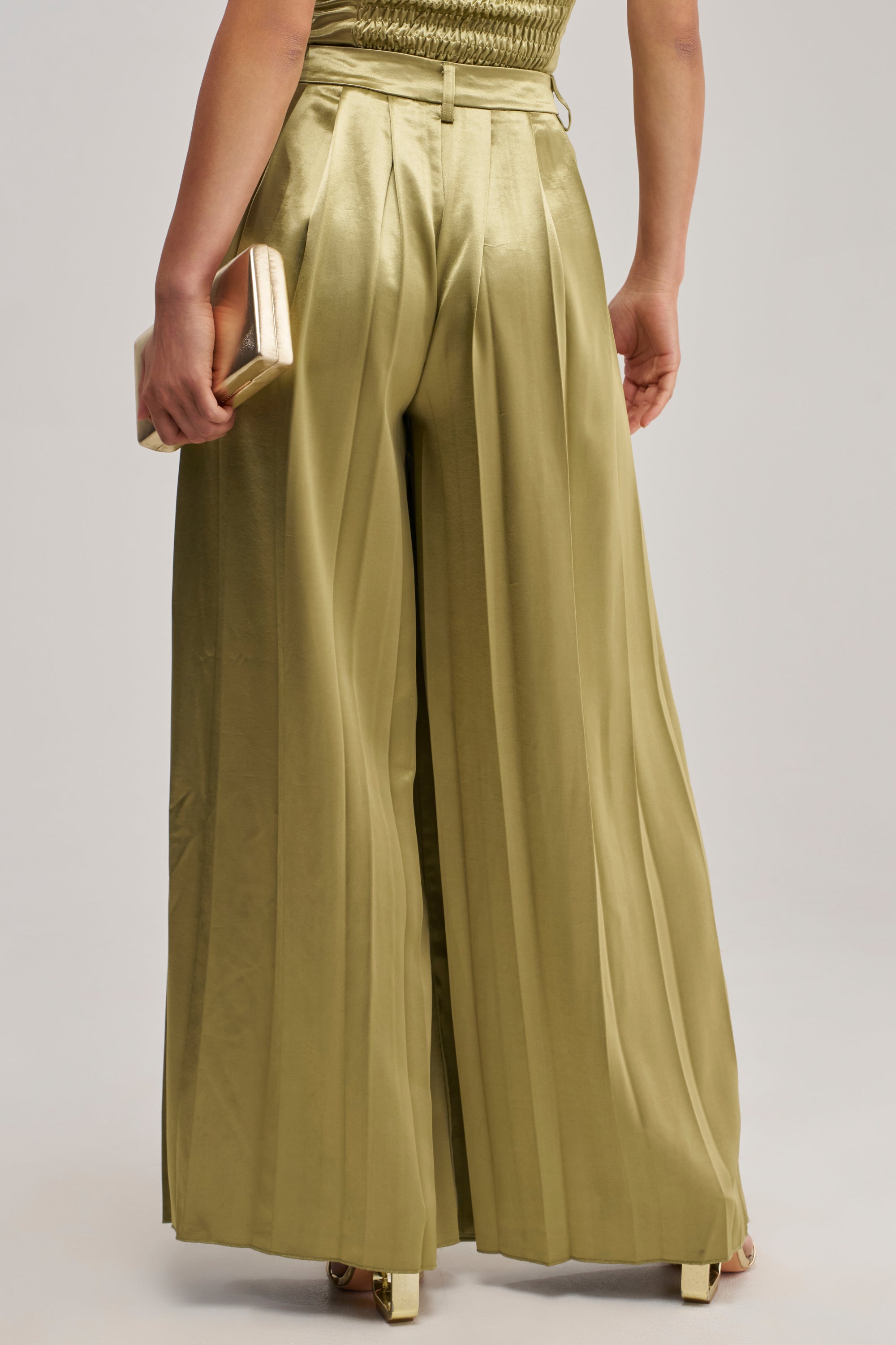 IRIS SATIN PLEATED PANT IN OLIVE