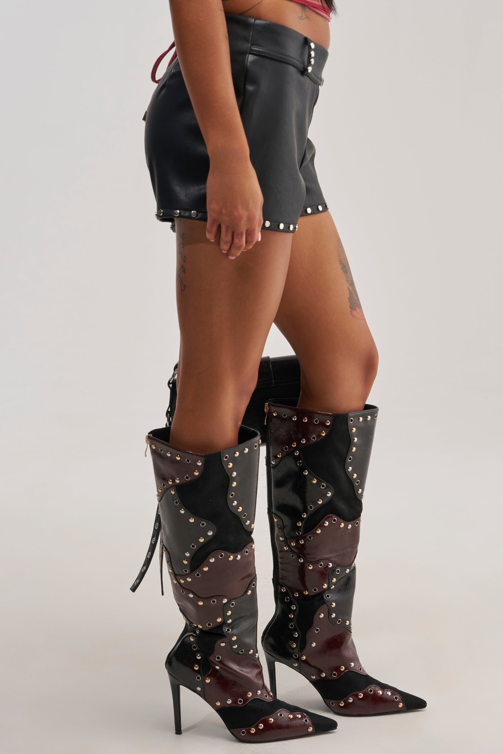 HOT AND DANGEROUS FAUX LEATHER SHORT