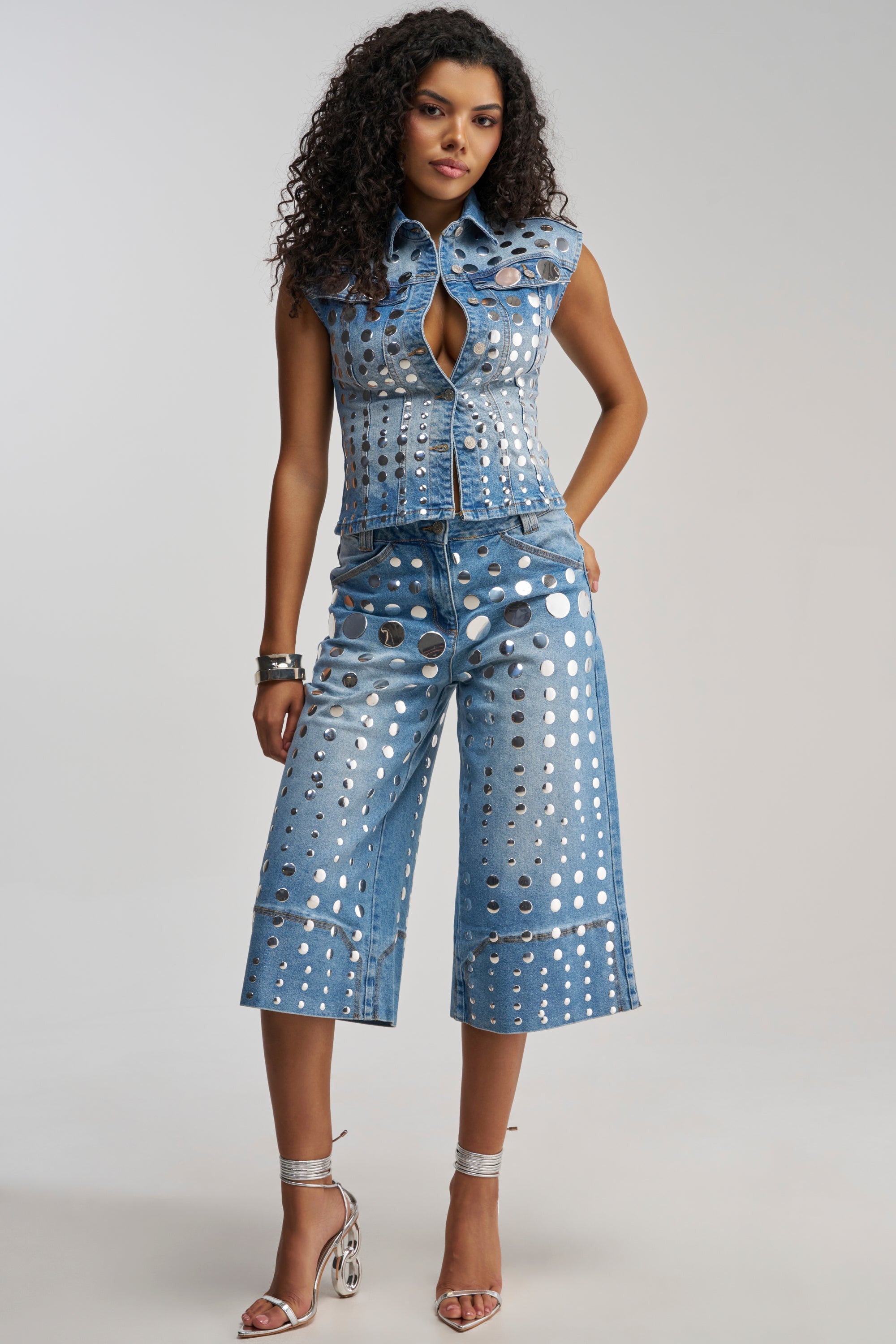 STUDS EVERYWHERE BUTTON DOWN