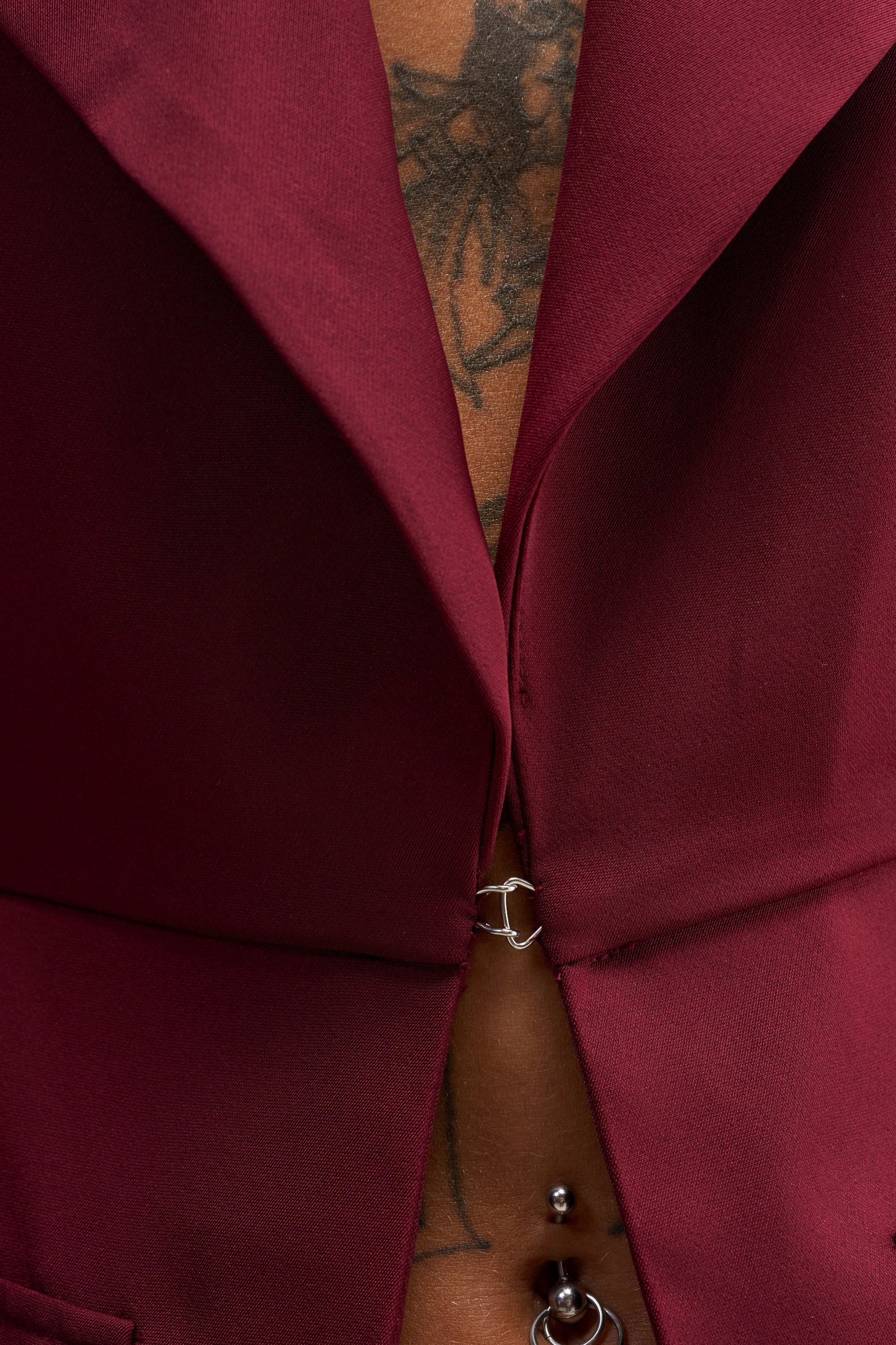 NAOMI BLAZER VEST IN BURGUNDY