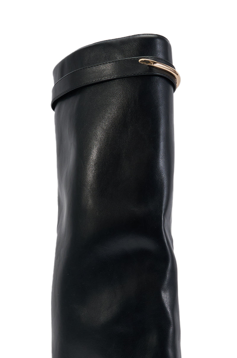 AZALEA WANG LOVE BURN BLACK SHARK WEDGE BOOT