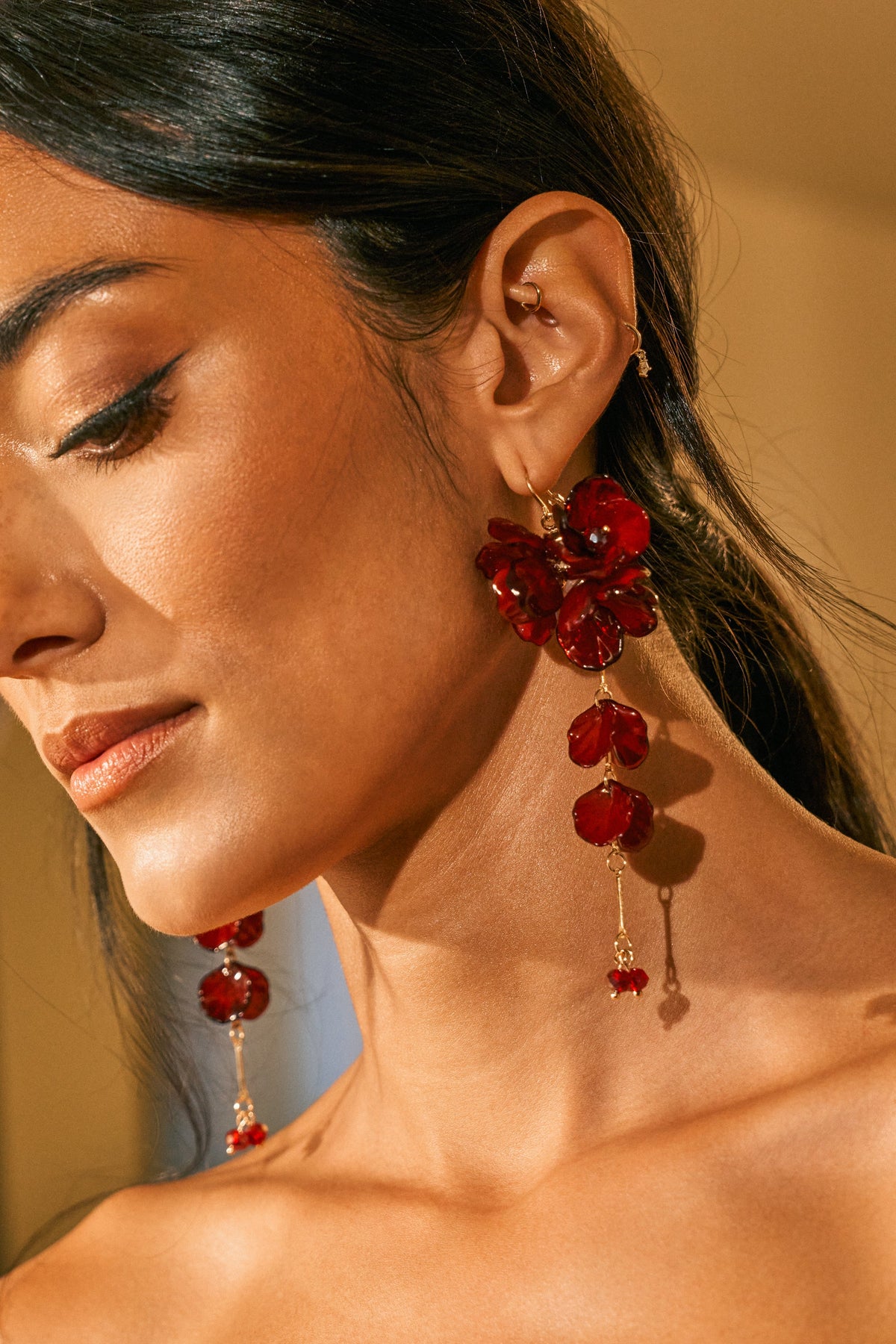 DRIP DRIP BURGUNDY DANGLE EARRING