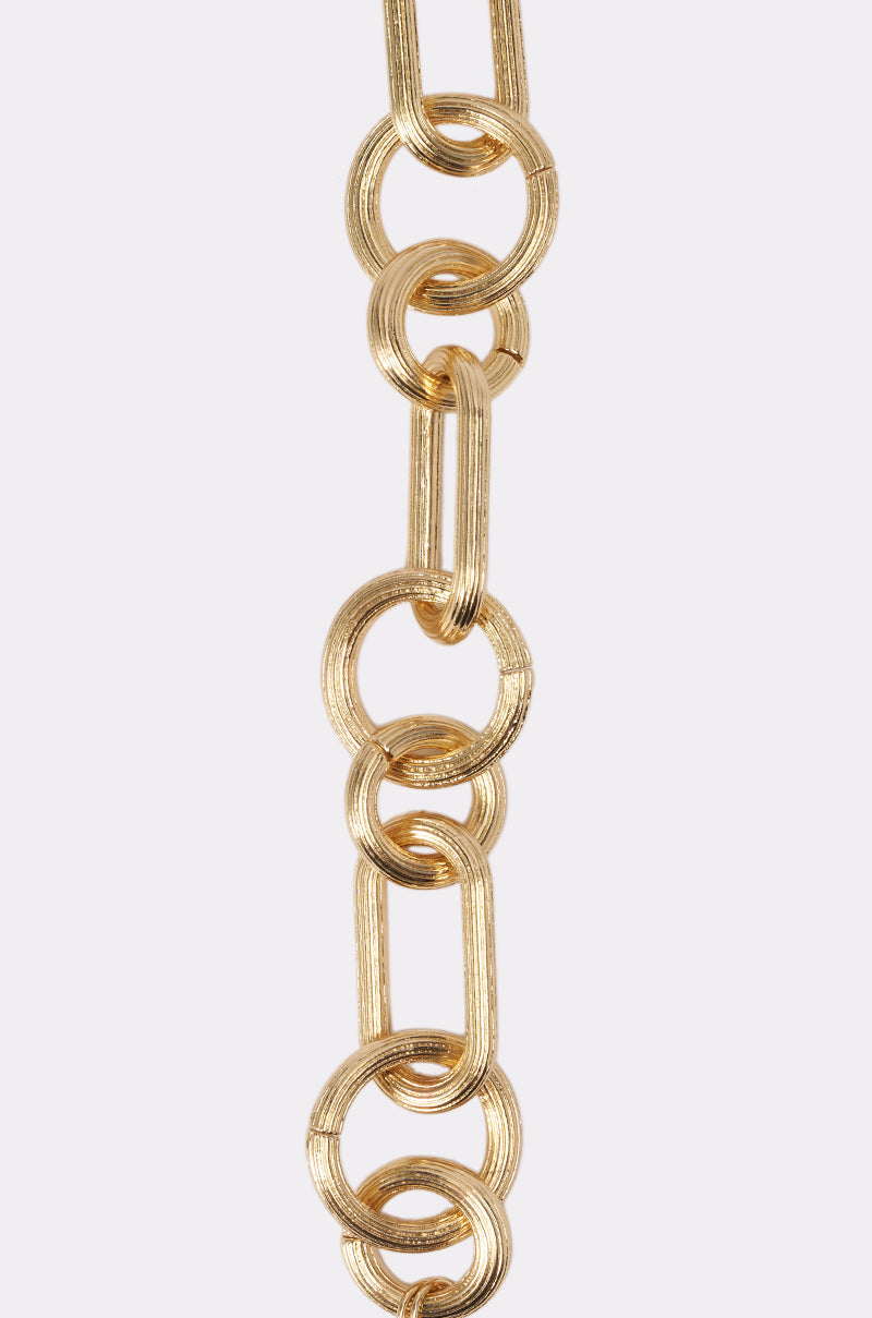 CAN'T BEAT MY OUTFIT CHAIN BRACELET IN GOLD