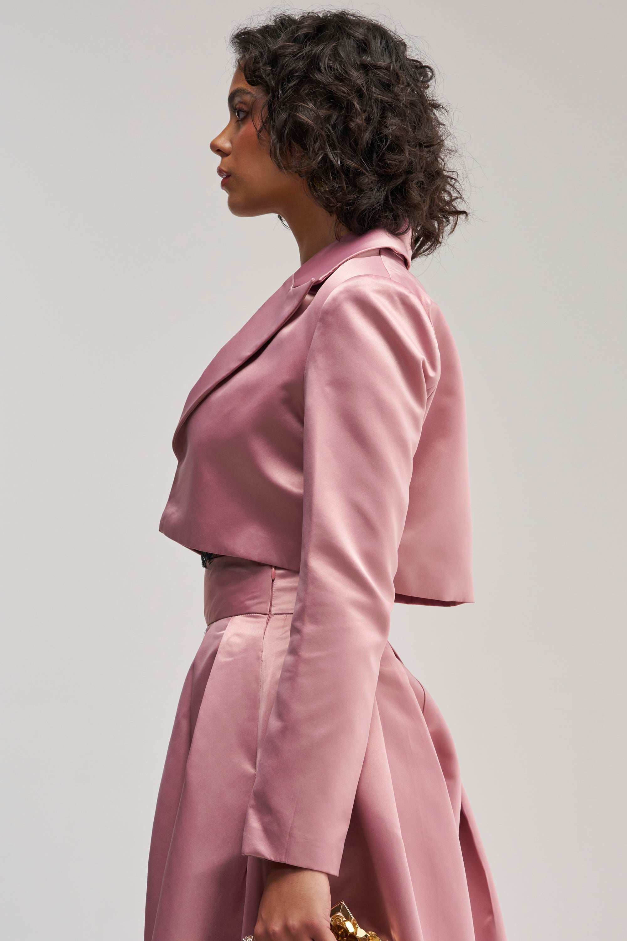 LILA SATIN BLAZER IN MAUVE