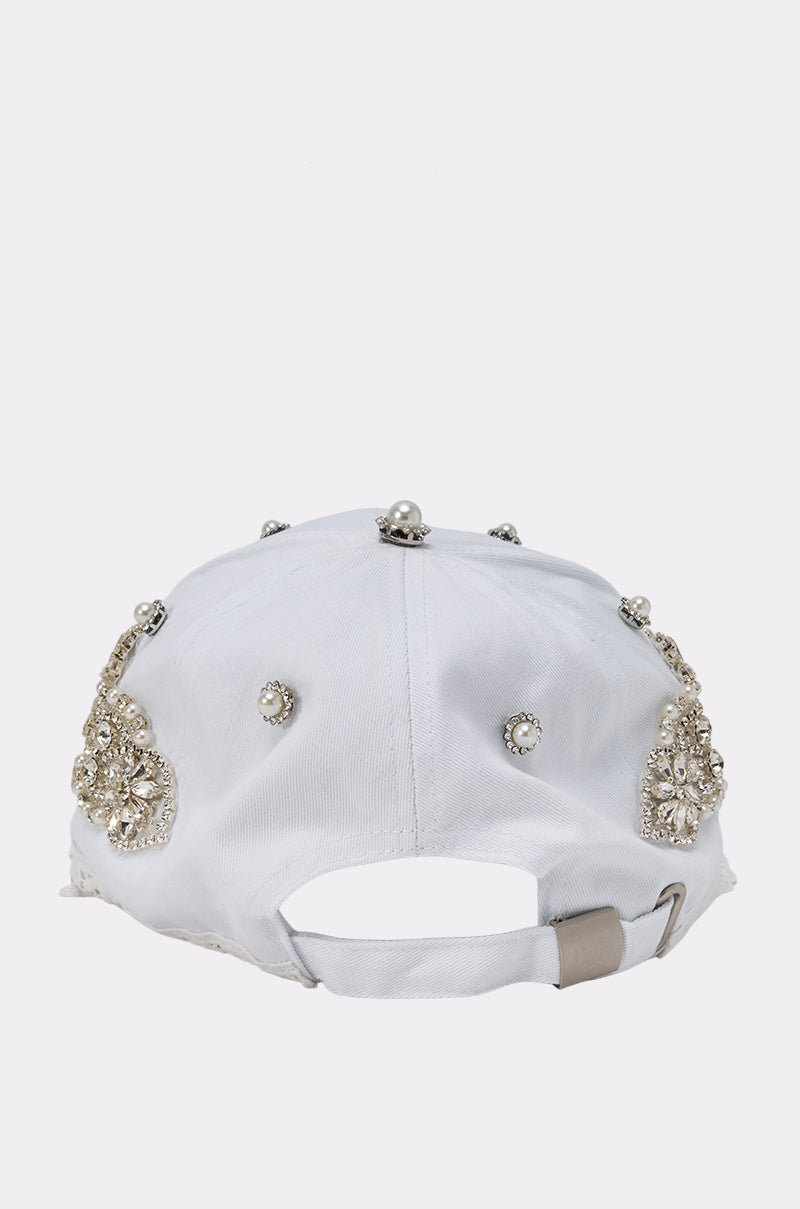 IM OUTSIDE EMBELLISHED HAT